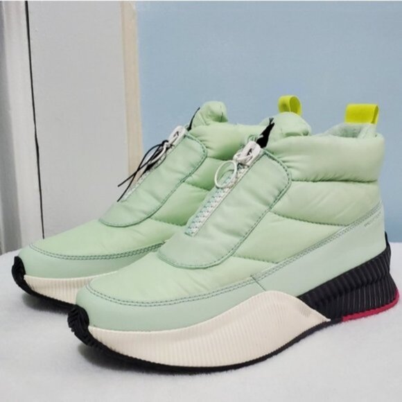 NWT Sorel Out N About III Puffy Zip-Up Ankle Boots - Picture 1 of 11